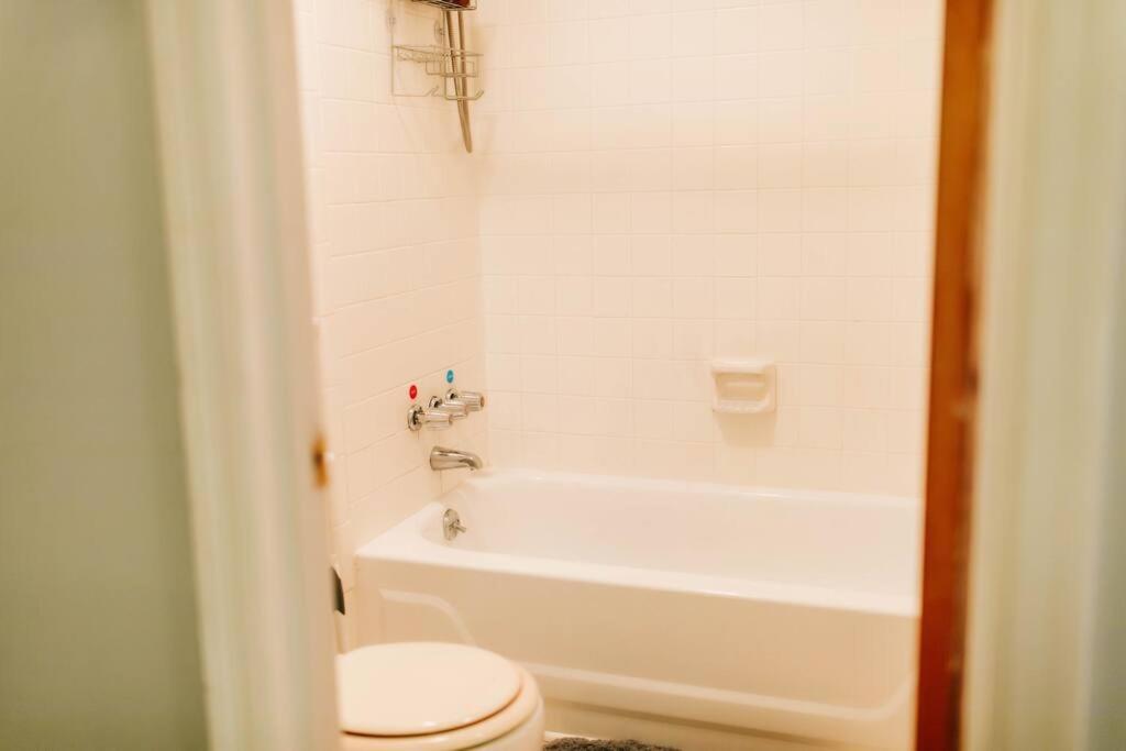 דירות Cozy 3-Bed Athens Getaway, Right Near Uga! מראה חיצוני תמונה