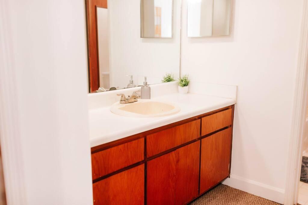 דירות Cozy 3-Bed Athens Getaway, Right Near Uga! מראה חיצוני תמונה